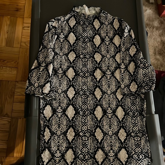 Cotton snake printed short sleeve blouse - Picture 1 of 4